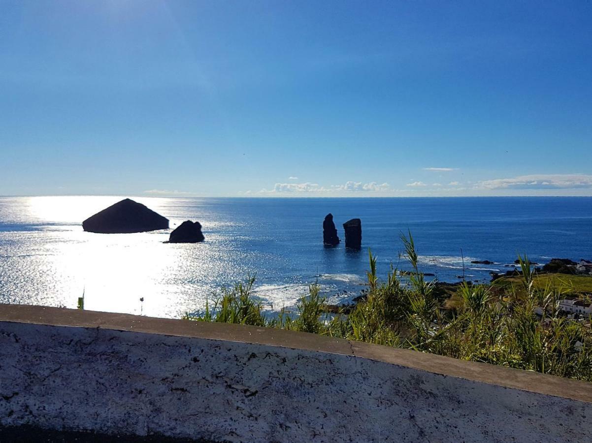 Join Our Relaxed House Near The Beach - Mosteiros 莫什泰鲁什 外观 照片