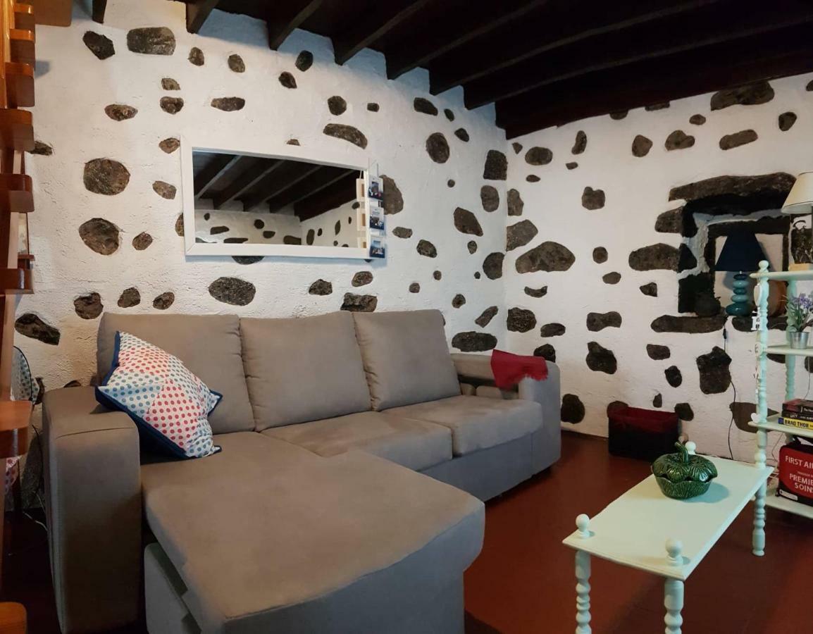 Join Our Relaxed House Near The Beach - Mosteiros 莫什泰鲁什 外观 照片