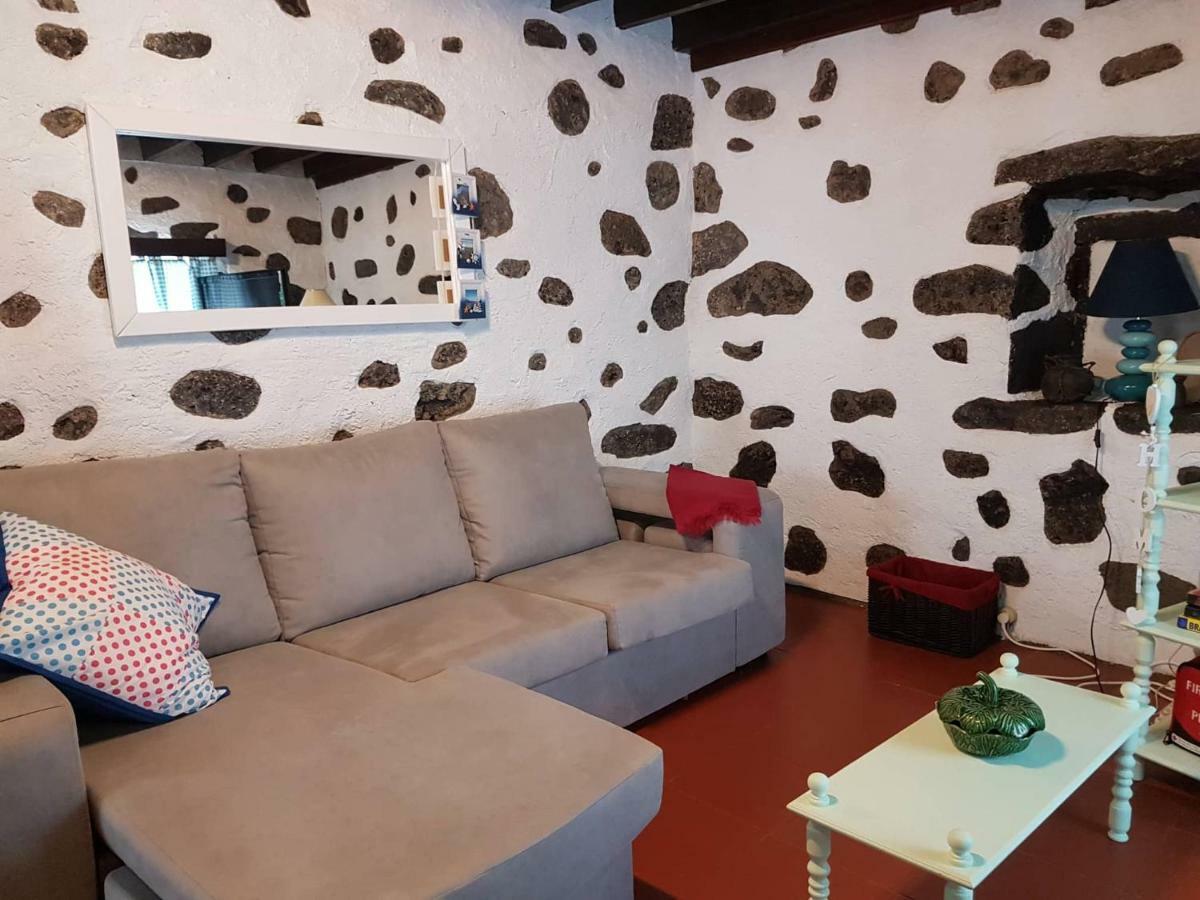 Join Our Relaxed House Near The Beach - Mosteiros 莫什泰鲁什 外观 照片