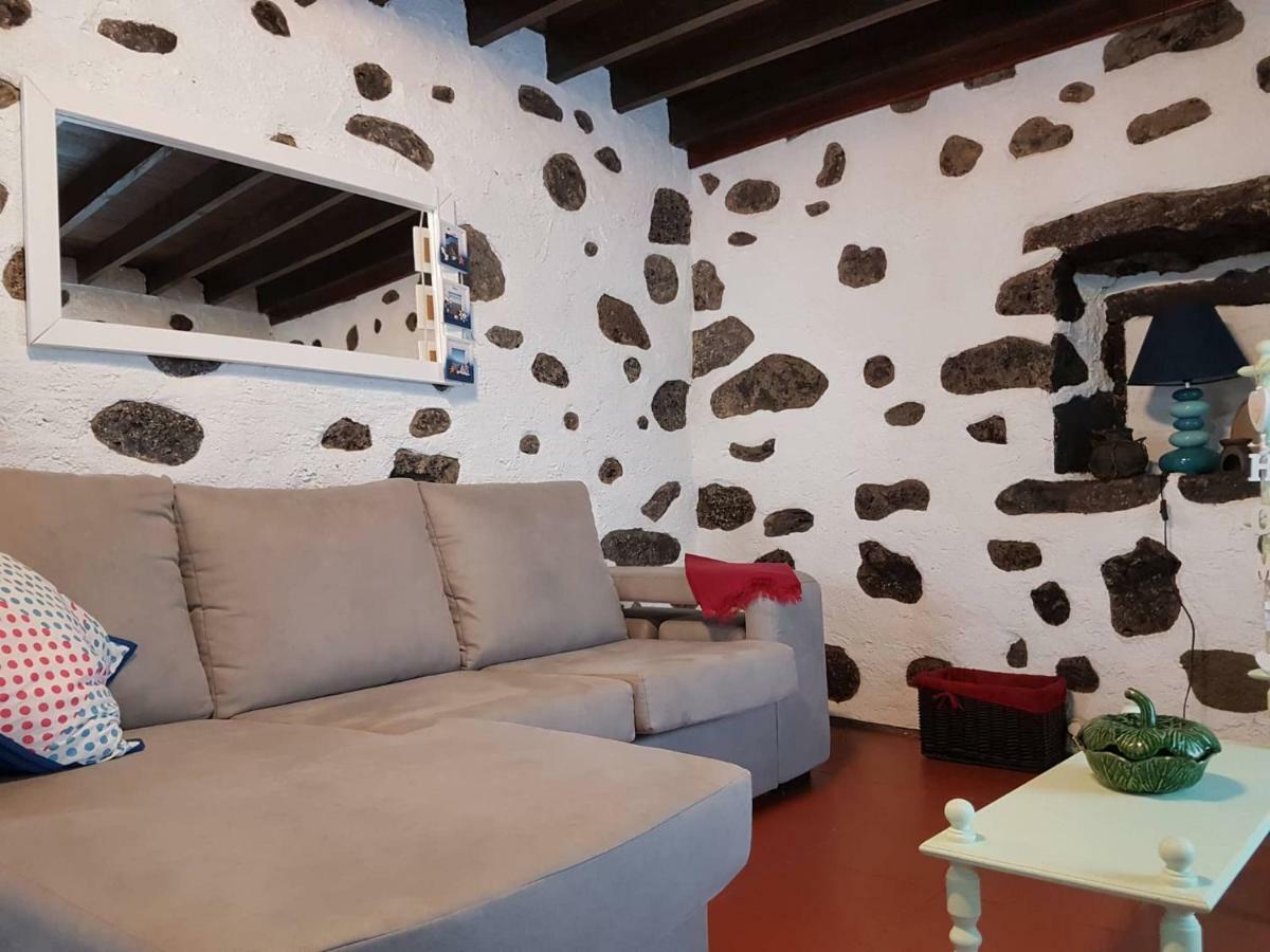 Join Our Relaxed House Near The Beach - Mosteiros 莫什泰鲁什 外观 照片