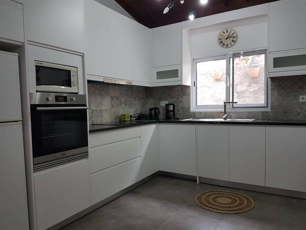 Join Our Relaxed House Near The Beach - Mosteiros 莫什泰鲁什 外观 照片