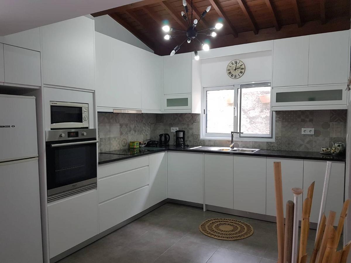 Join Our Relaxed House Near The Beach - Mosteiros 莫什泰鲁什 外观 照片